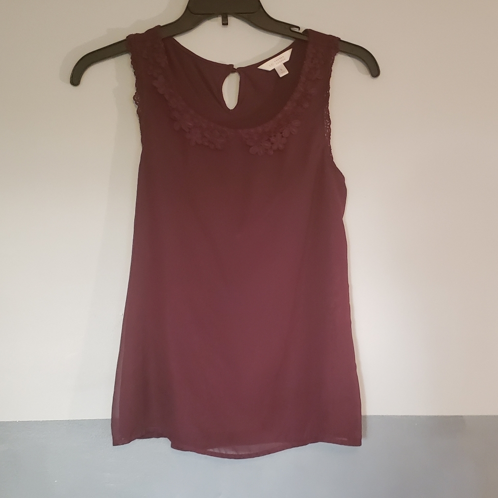 Burgundy/ Wine Top. LC. Size S